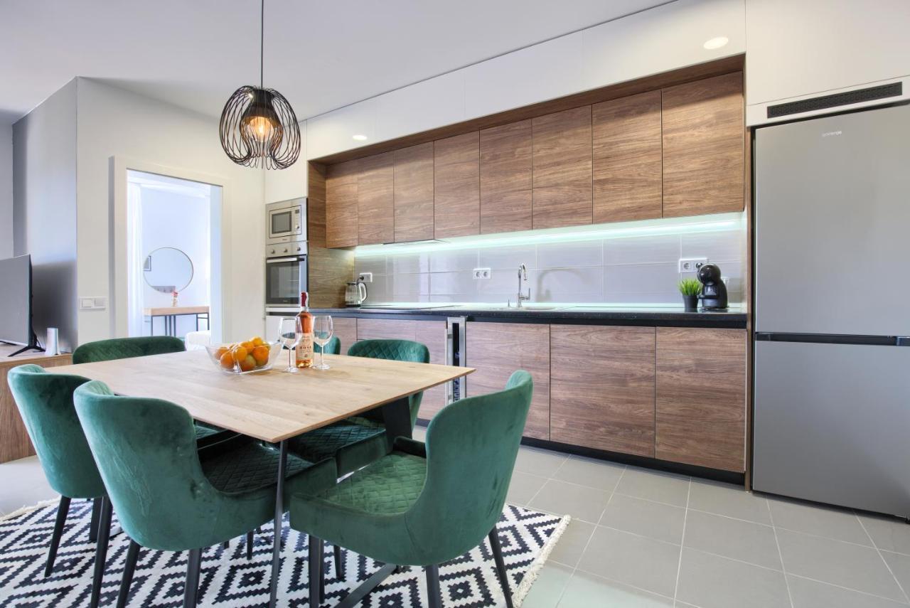 Beautiful Two-Bedroom Seaside Apartment In Premantura Extérieur photo